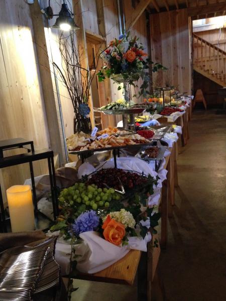 Make your serving tables, gift tables, and photo tables beautiful with flower arrangements that accentuate your venue and decor.